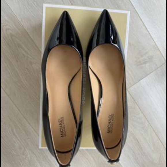 Michael Kors ALINA FLEX KITTEN PUMP Black W7.5 - Picture 2 of 4